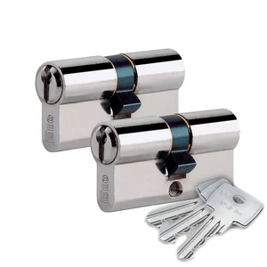 Azonos zárlatú zárbetét 2 db. 30x30 mm. 3 db. kulcs TITAN K1